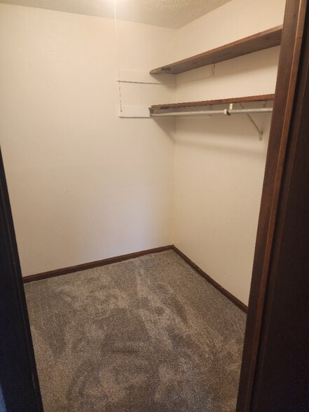 Building Photo - 201 Rose Ln St SE