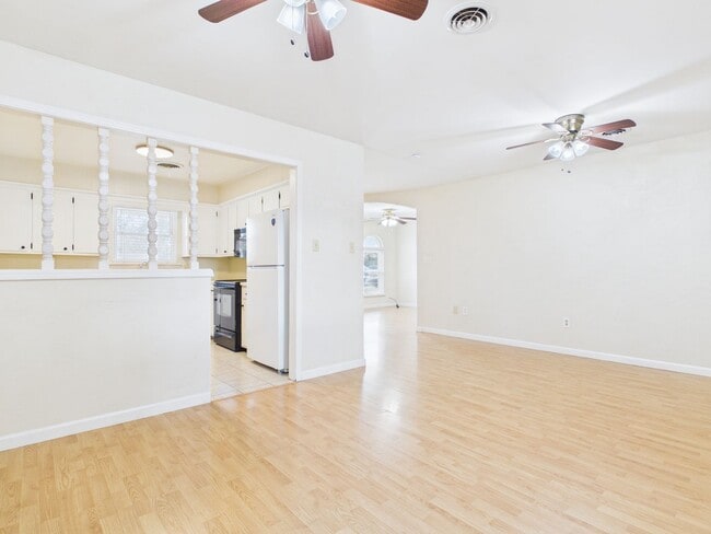 Building Photo - 4663 SE Brighton Dr