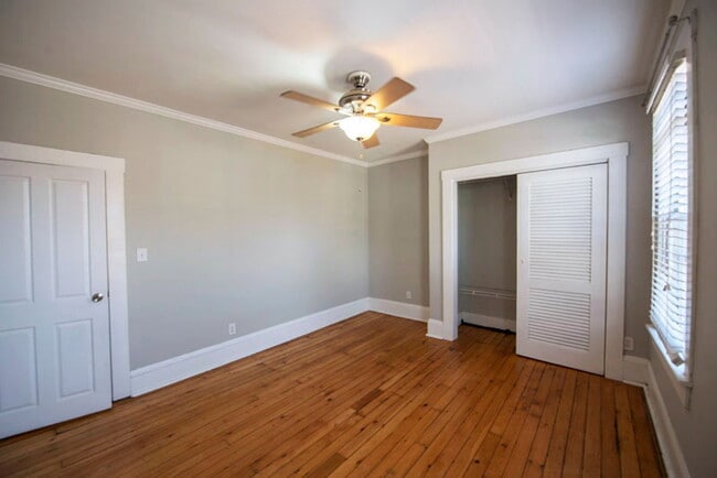 Building Photo - 512 S Lazelle St