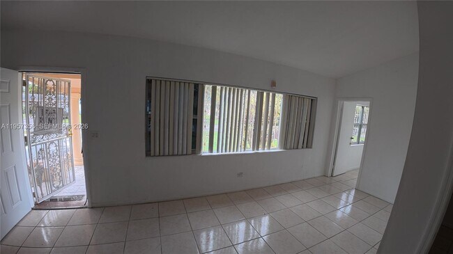 Building Photo - 14931 NE 7th Ct