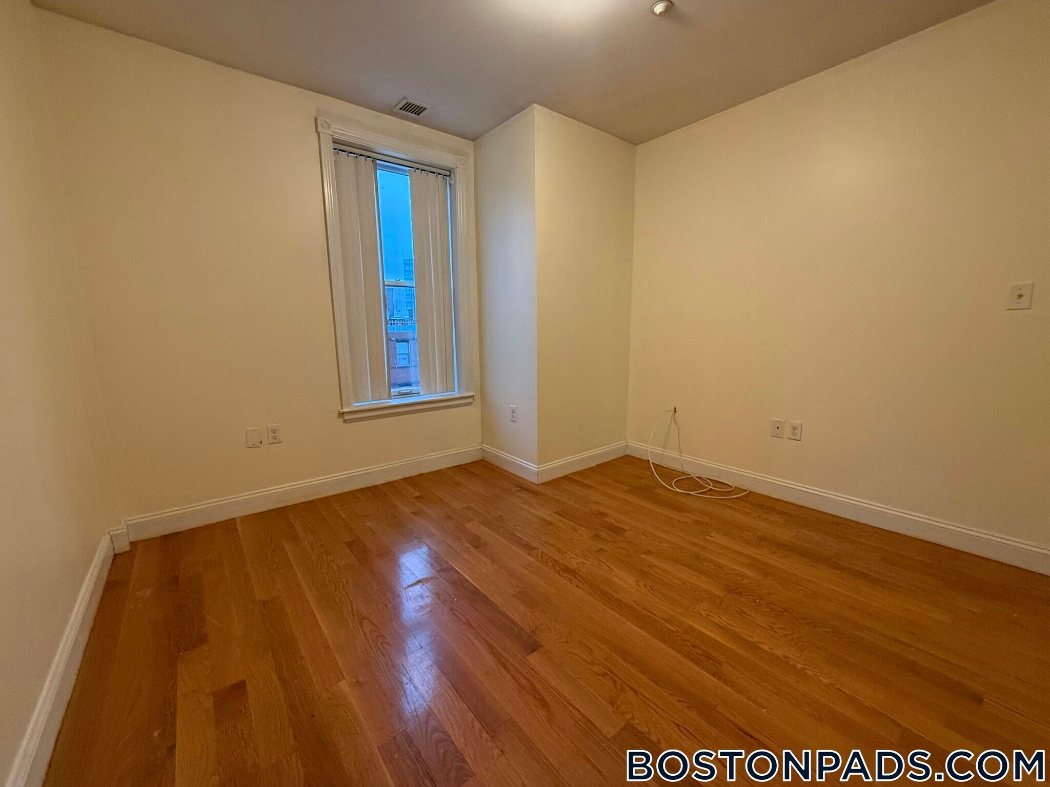 Building Photo - 90 Westland Ave