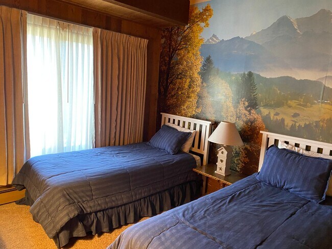 Building Photo - Seasonal Furnished rental