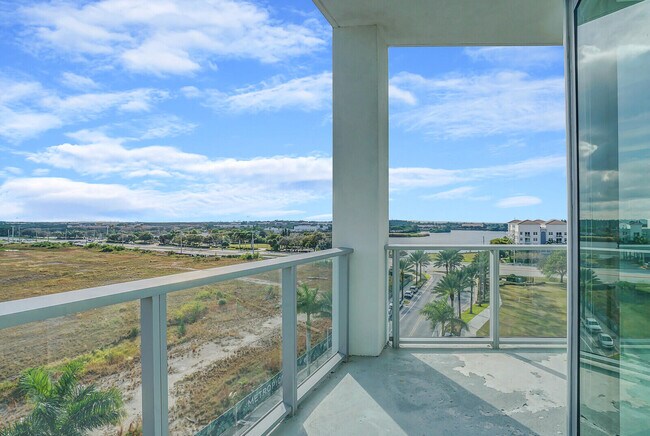 Building Photo - 2000 Metropica Wy