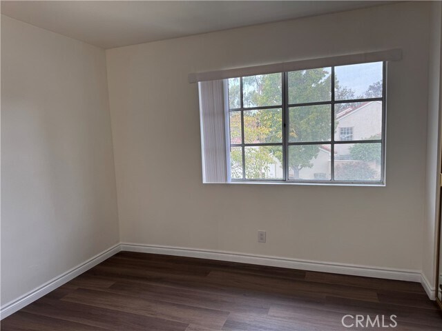 Building Photo - 6 Columbia