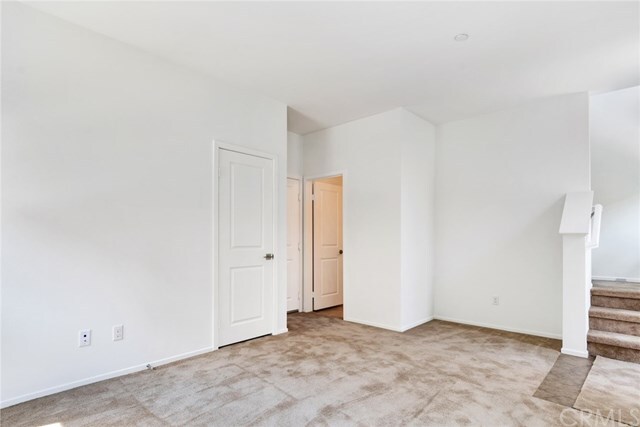 Building Photo - 677 Savi Dr