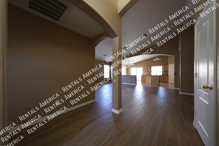 Building Photo - 42604 W Oakland Dr