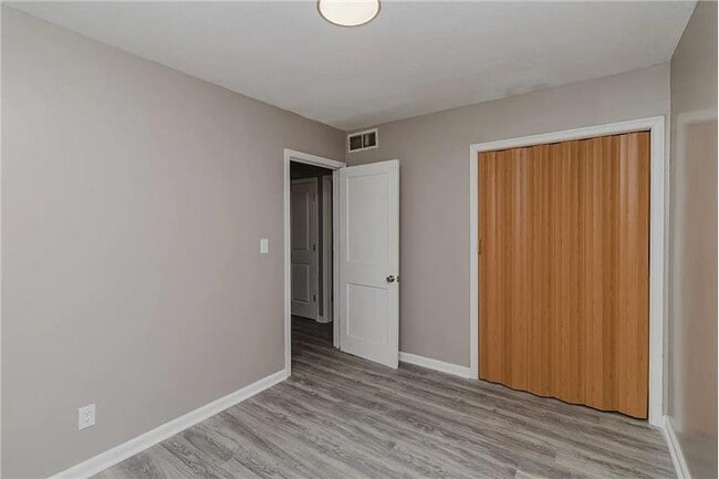 Building Photo - 919 N Piatt Ave