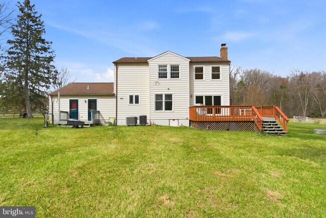 Building Photo - 20040 Bobwhite Ln