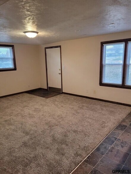 Building Photo - 910 Harrington Ave