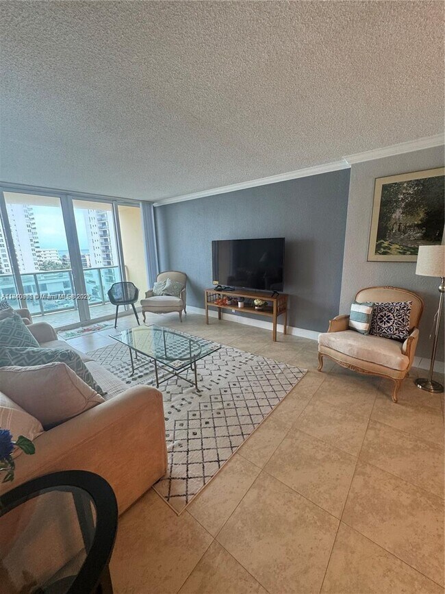 Building Photo - 2501 S Ocean Dr