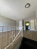 Building Photo - 1603 W 24th Ter S