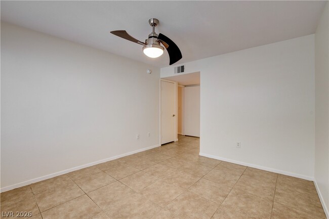 Building Photo - 5710 E Tropicana Ave
