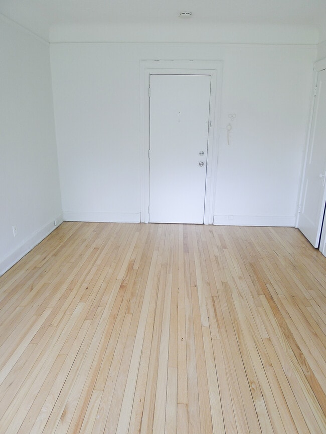 Building Photo - 1780 Van Dyke St