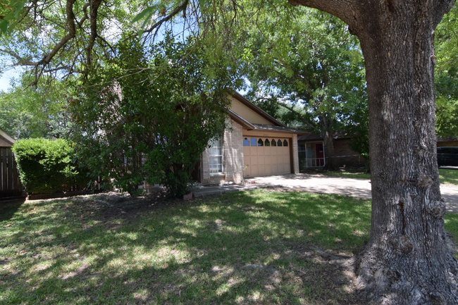 Building Photo - 2722 Bowie Trail
