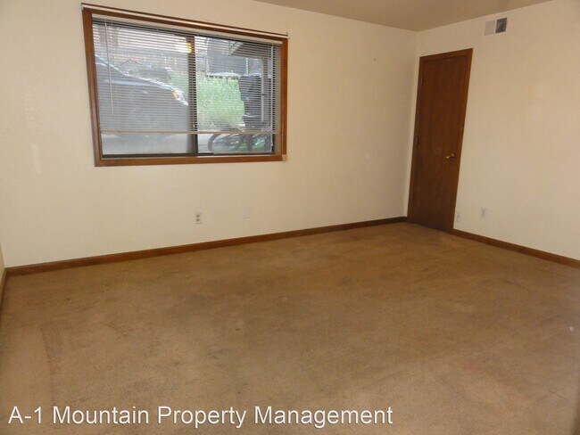 Building Photo - 3 br, 1 bath House - 3008 B Forest Way