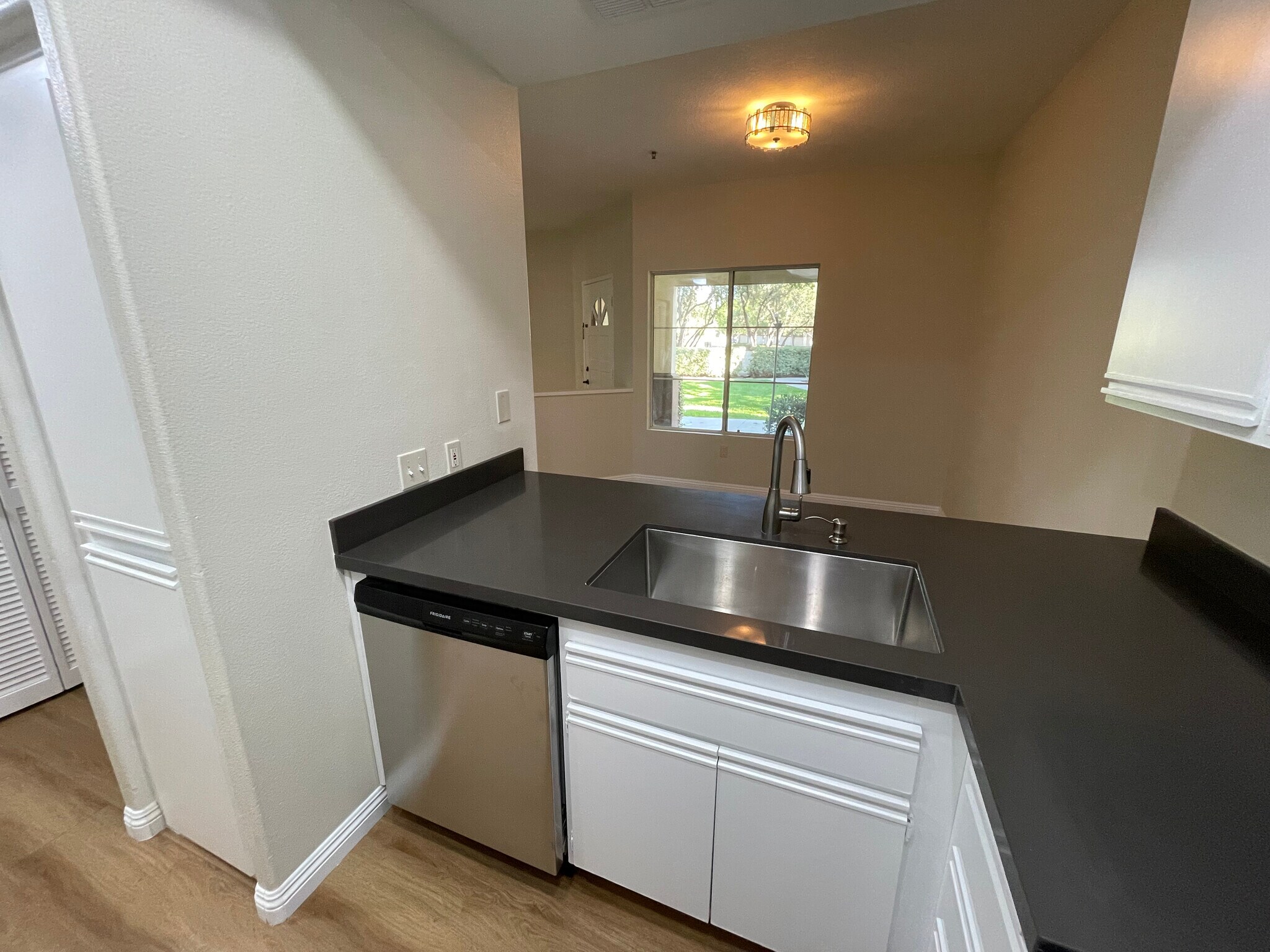 Building Photo - 2960 Champion Way