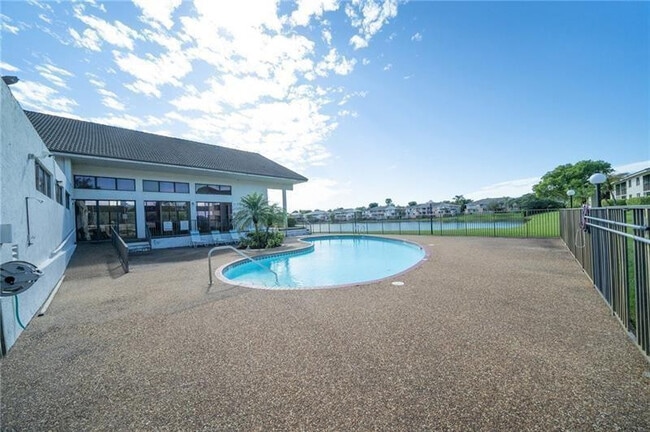 Building Photo - 3300 NW 46th St