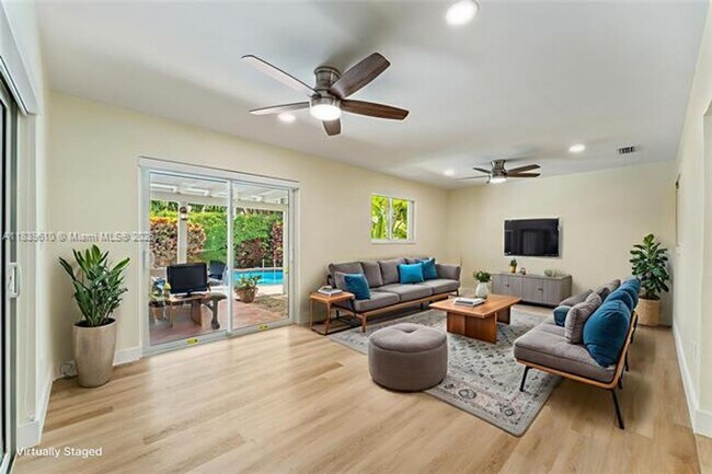 Building Photo - 6731 SW 48th St