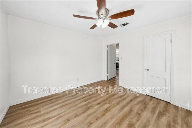 Building Photo - 5025 Catalpa St