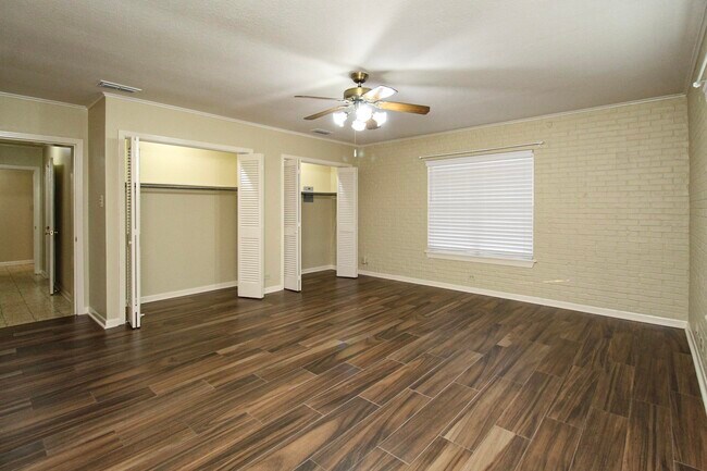 Building Photo - 2504 Clark Blvd