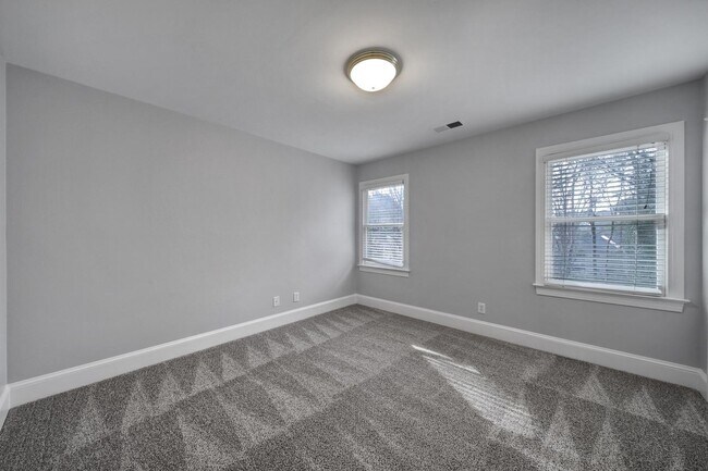 Building Photo - Spacious Four Bedroom Home!