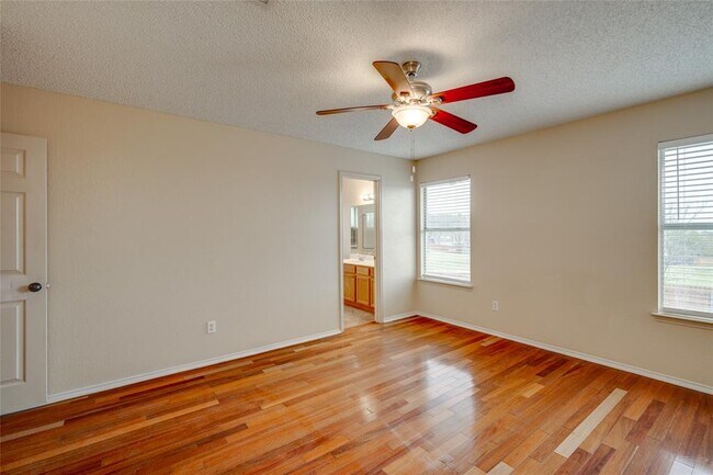 Building Photo - 3807 Eagles Nest St