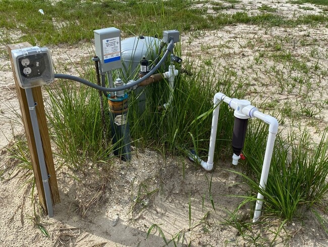 Building Photo - Desirable SE Ocala neighborhood 3/2/2 ** Wont Last**