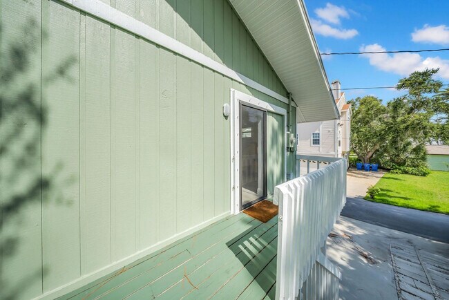 Building Photo - 555 S Gulf Dr