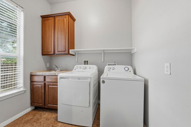 Building Photo - 5102 Caswell Ave