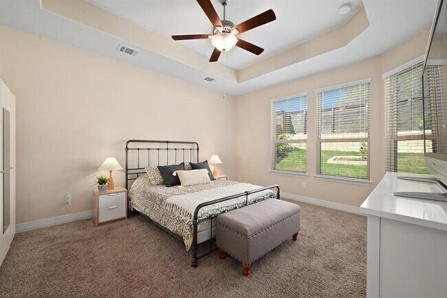 Building Photo - 6321 Llano Stage Trl