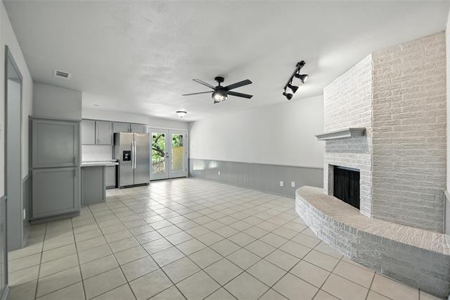 Building Photo - 8832 Sandcastle Ct