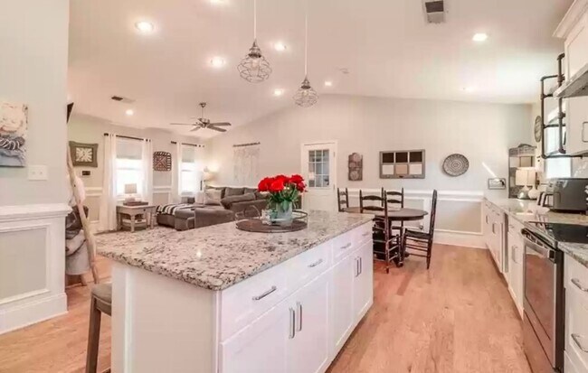 Building Photo - 3 Bed 2 Bath in Snellville!