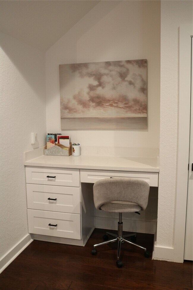 Building Photo - 4714 Fisk St