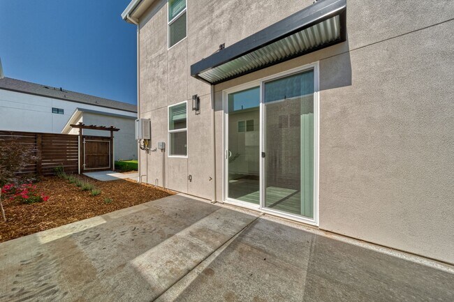 Building Photo - 2221 Tapia Wy