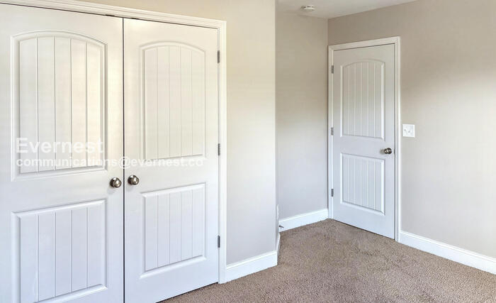 Building Photo - 648 Piney Woods Rd