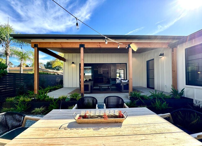 Building Photo - 1910 Raymond Ln