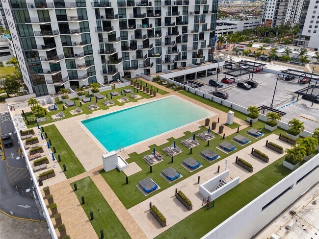 Building Photo - 5300 Paseo Blvd