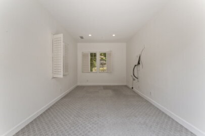 Building Photo - Luxurious, 5450 SqFt,  5 Ensuite Bedrooms ...