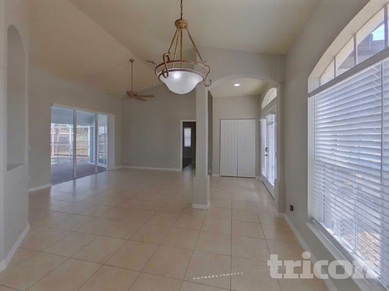 Building Photo - 4090 W Price Blvd