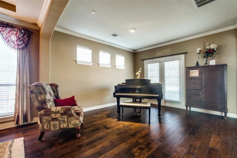 Building Photo - 905 High Meadow Rd