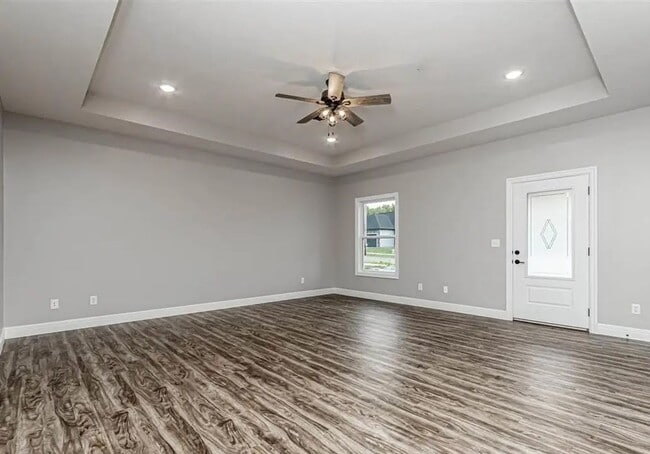 Building Photo - Spacious, Stylish & Ready for Summer Move-In