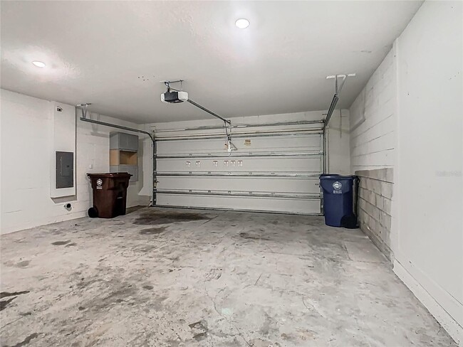 Building Photo - 260 Summerlin Loop