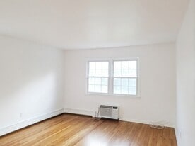 Building Photo - 17 Old Allamuchy Rd
