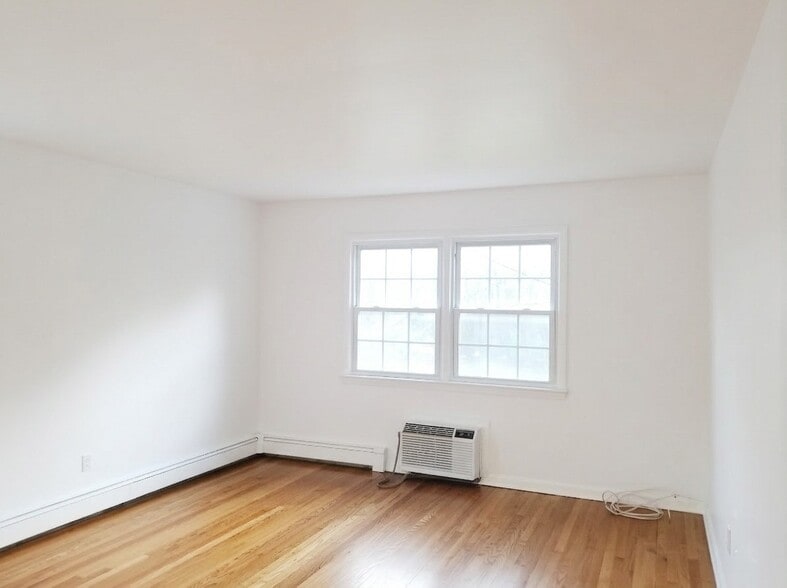 Livingroom - 17 Old Allamuchy Rd