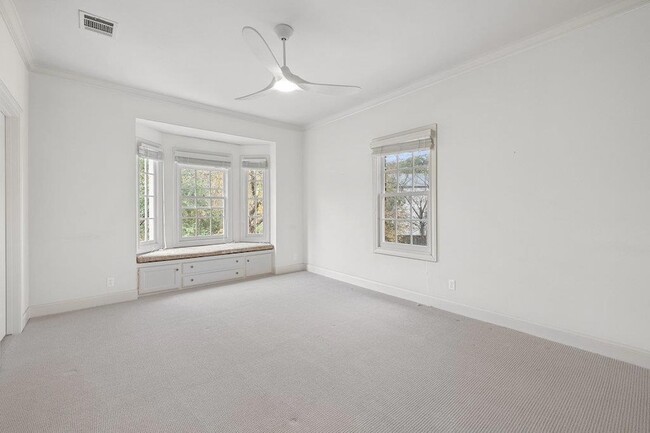 Building Photo - 4 Rock Way Cove