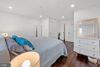 Building Photo - 3921 Roland Ave