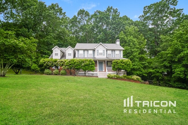 Primary Photo - 121 Crown Oaks Dr