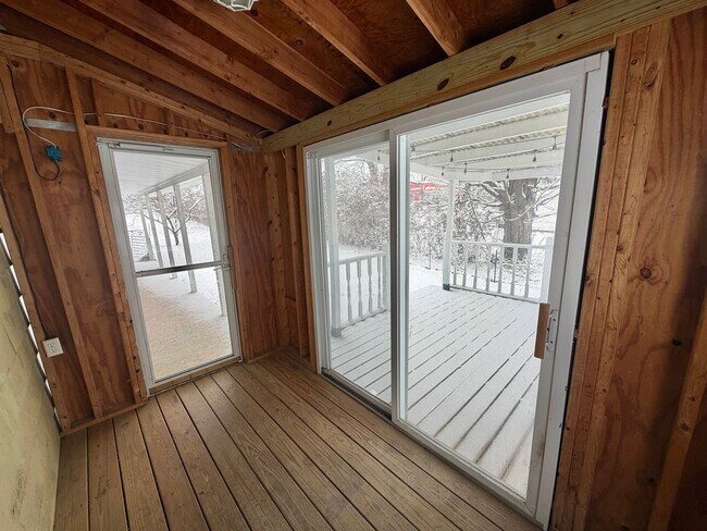 Building Photo - PRICE REDUCED!! Gorgeous Newly Renovated 4 BR, 2 BA on .71 acres