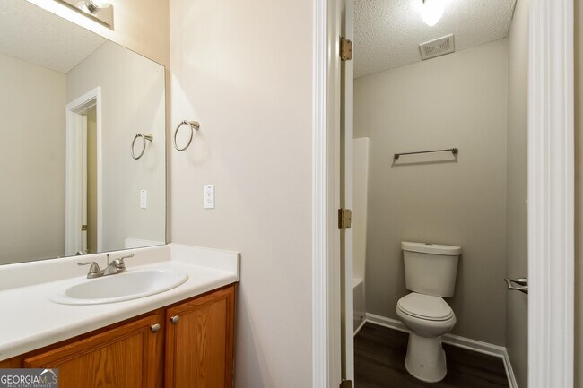 Building Photo - 10320 Deep Creek Cove