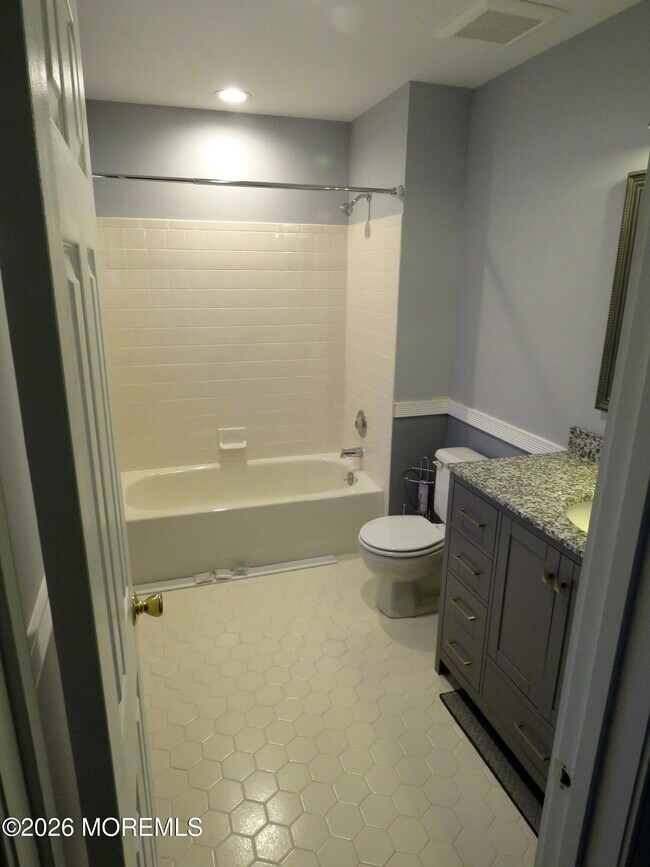 Building Photo - 273 Plum Dr